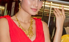 被同桌摸出水来了好爽